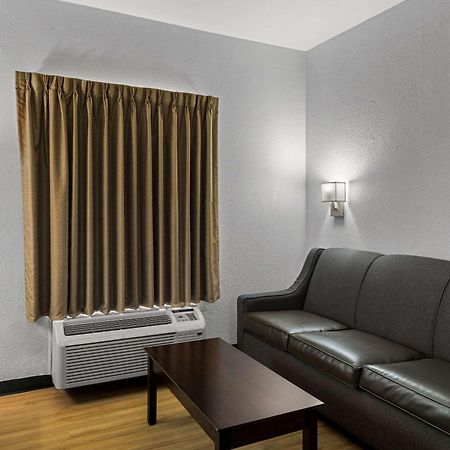 Clarion Pointe Hinesville Near Fort Stewart Екстер'єр фото